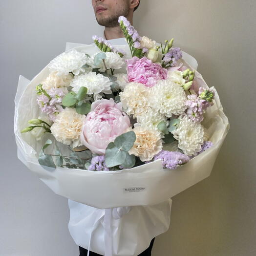 Пышный авторский букет «Bloom room»💜💞 Пион, маттиола, эвкалипт