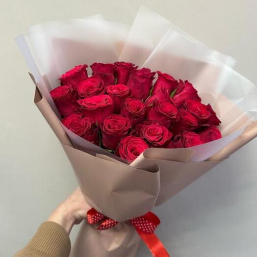 Букет из 23 красных роз