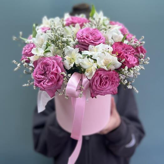 Нежные пион розы с альстромериями в коробочке🌸