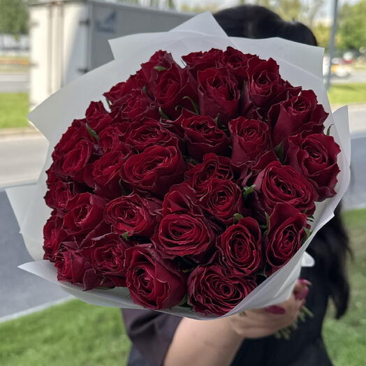 Бордовая не крупная Роза
