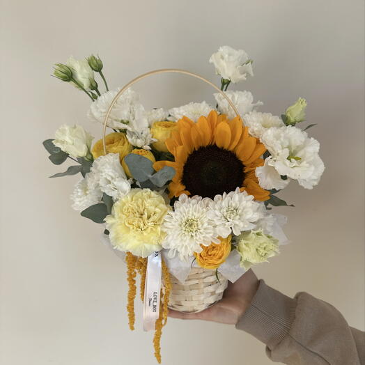 Корзинка с подсолнухом