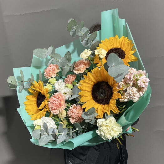 Букет с подсолнухами и эвкалиптом 😍