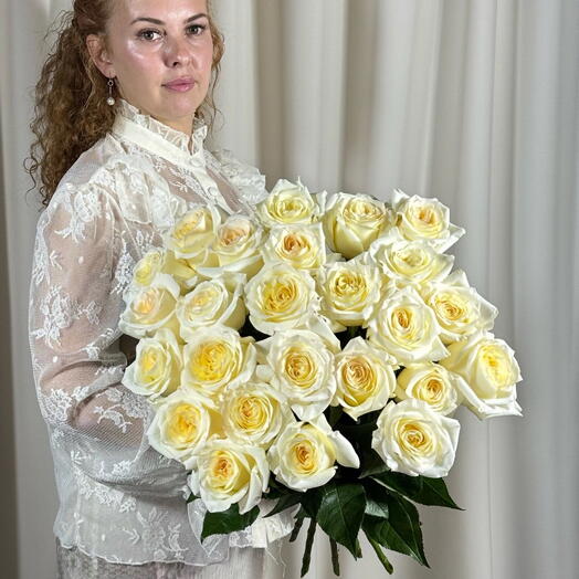 25 роз сорта Candleligth