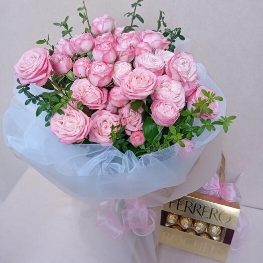 Pinky + Ferrero Rocher