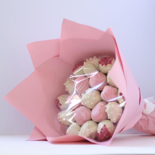 Букет из клубники в шоколаде «Pink» S