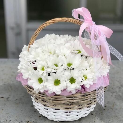 Корзина с цветами белыми 💞