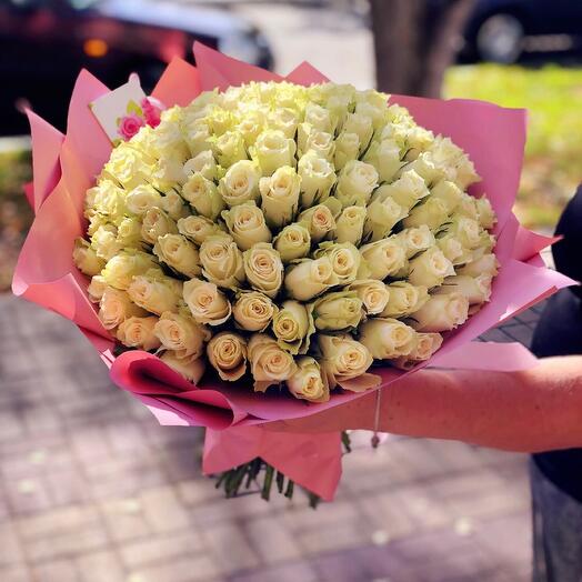 Bouquet of 101 white roses with decoration