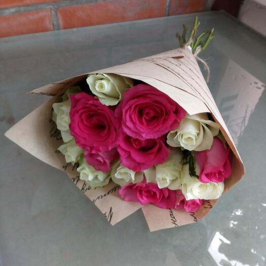 "PINK WHITE MIX" 15 roses
