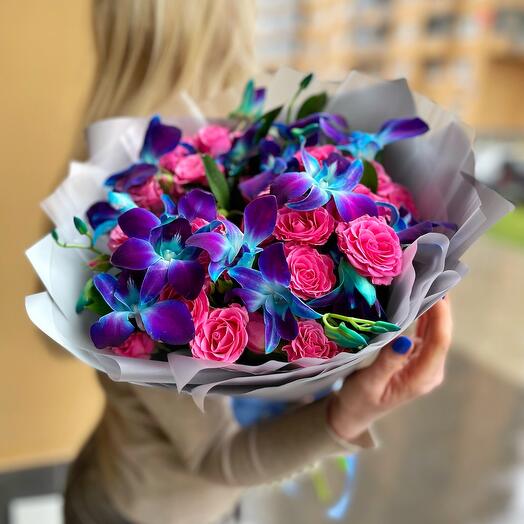 Bouquet with orchids and roses "Magic of color"