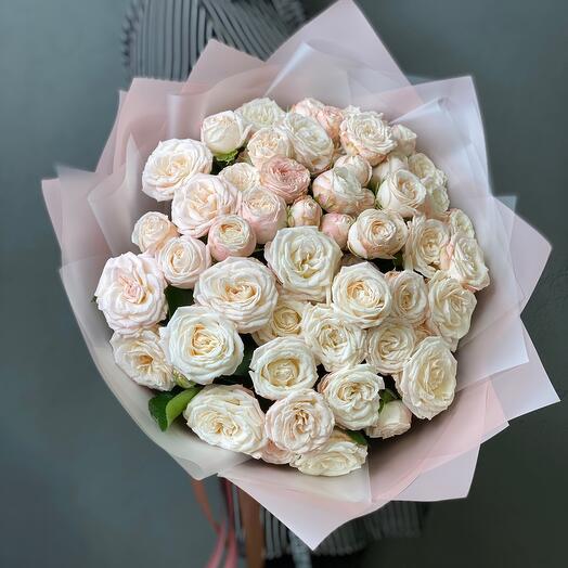 25 peony-shaped roses in designer packaging