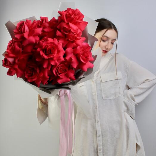 Monobucket of bright pink inverted roses