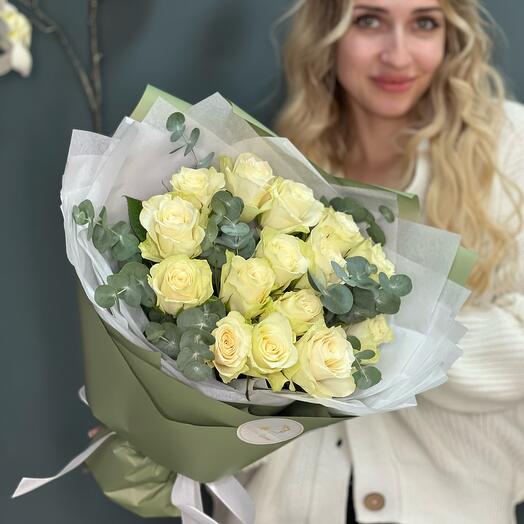 15 white Kenyan roses with eucalyptus