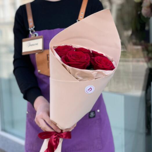 Bouquet of 5 roses