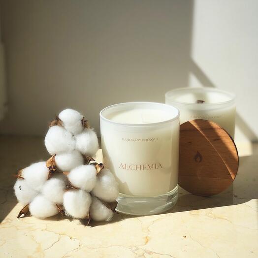 Свеча ароматическая Кокос и Красное Дерево с хлопковым фитилем / Mahogany Coconut