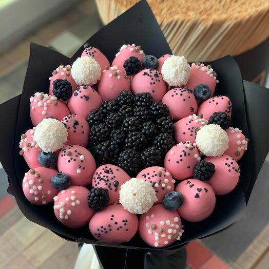 Bouquet of strawberries Milk girl
