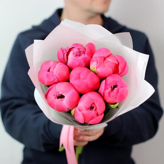 7 розовых пионов