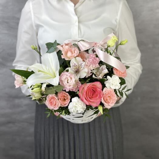 Композиция с лилией Сильвана