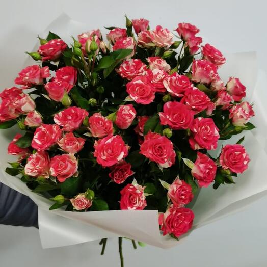 Букет  из 9  кустовых роз