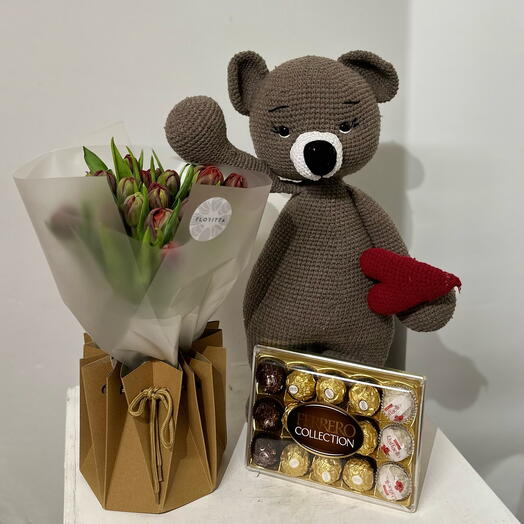 Gift set with knitting bear
