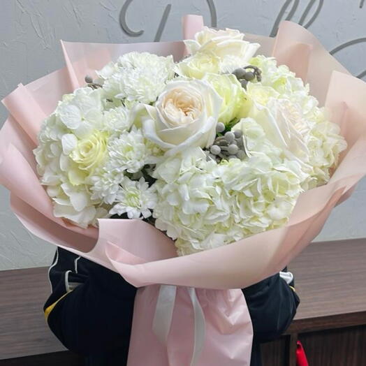 White mix bouquet Sincere