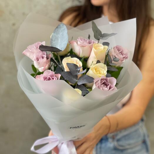 Букет из элитных роз в модном лавандовом оттенке с эвкалиптом 💕