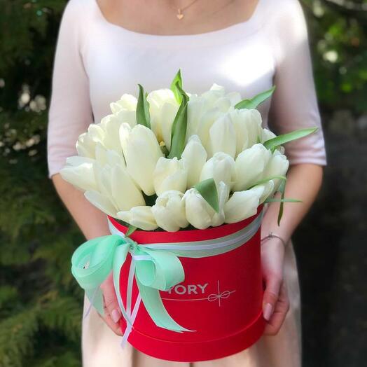 35 White Tulips in a Hat Box