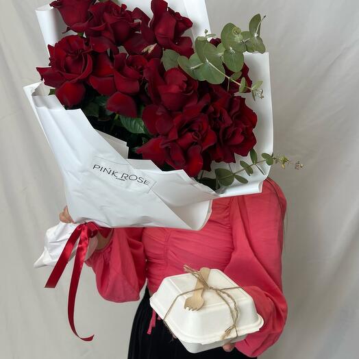 Букет «Притяжение» + бенто торт