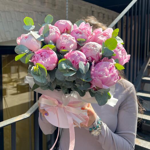 Composition of 11 peonies with eucalyptus