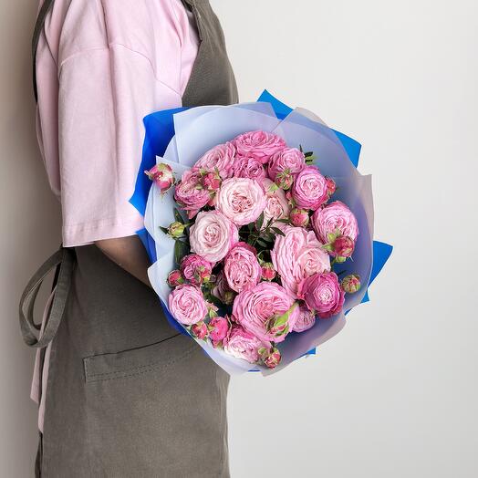 Букет из 5 кустовых роз Леди Бомбастик. Букет 692 ALMOND ROSES