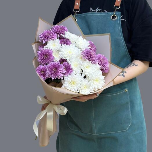 Bouquet of 5 chrysanthemums mixed with decoration