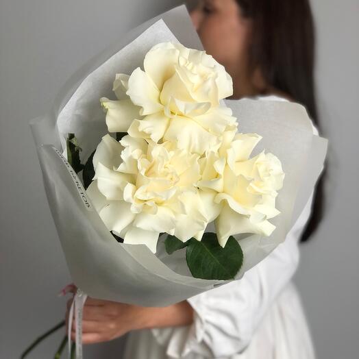 Ramo de rosas francesas blancas