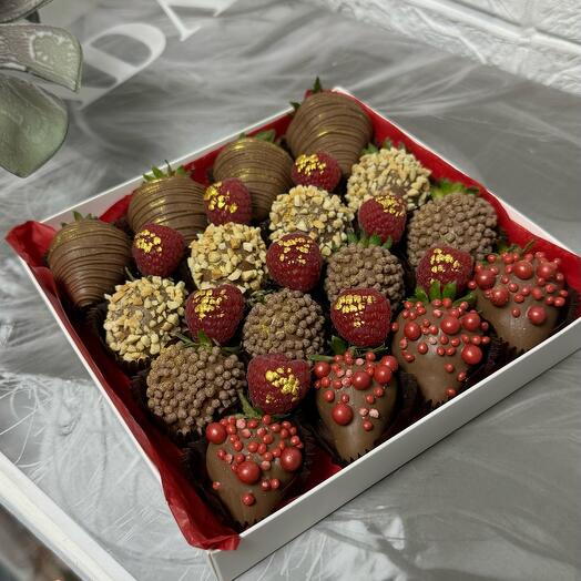 Клубника в шоколаде 🍓16 шт