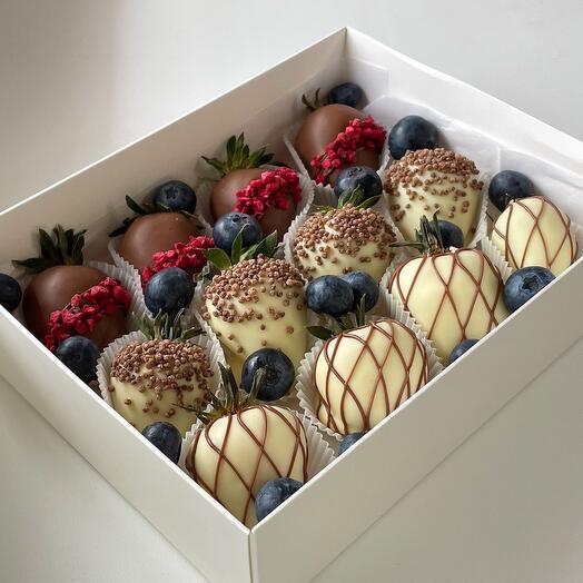 Ягодный набор из 12 ягод
