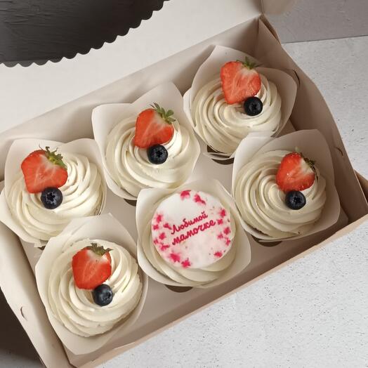 Капкейки с клубникой