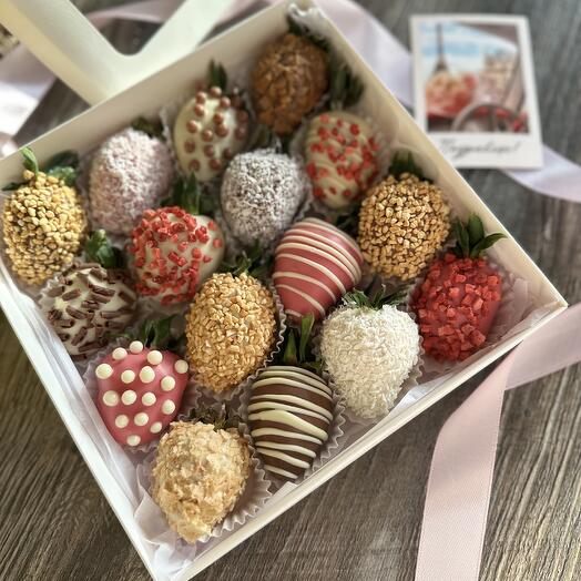 Клубника в шоколаде в коробочке 16 шт