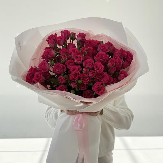 Букет из кустовых роз М