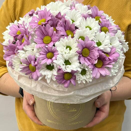 Цветочная композиция из кустовых хризантем