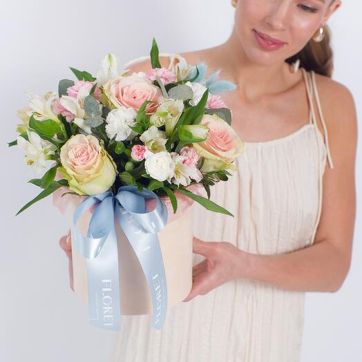 DELICATE BOUQUET IN A HATBOX S 356