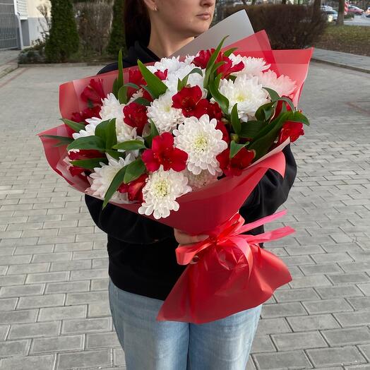 Хризантемы с альстромерией