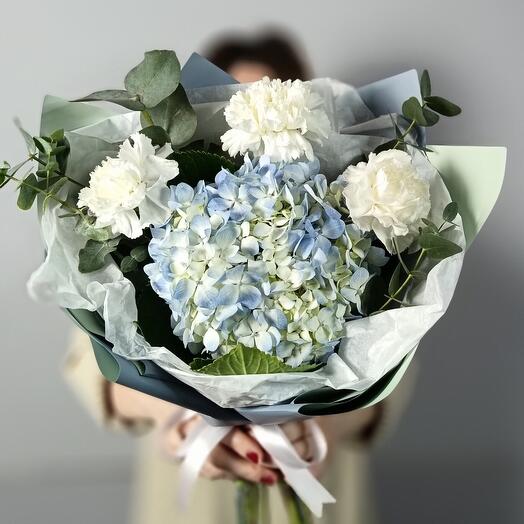 Гортензия и гвоздики  Букет 11 Flowers Holiday