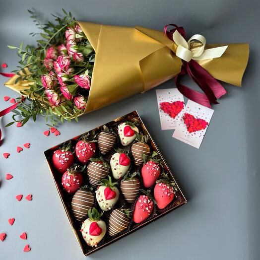 Набор клубники красные сердца в бельгийском шоколаде и букет из кустовой розы 14 февраля