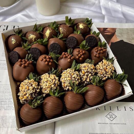 Набор шоколадное наслаждение 25 ягод