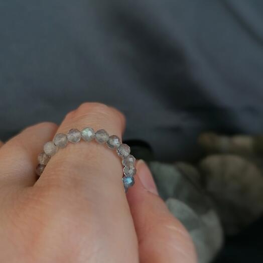 Кольцо из лабрадора