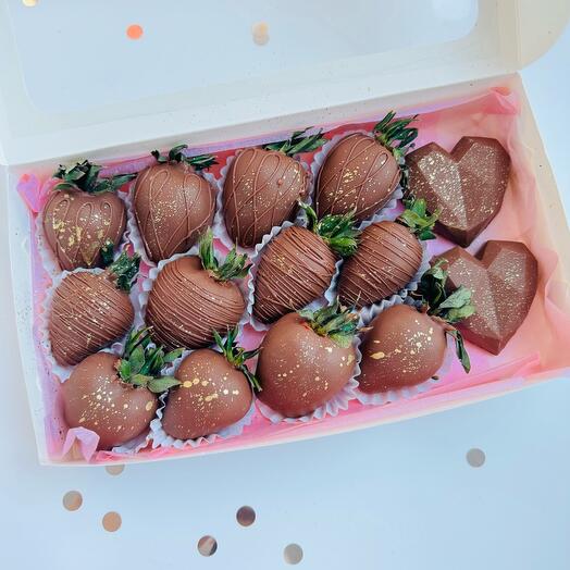 Клубника в шоколаде и дубайский шоколад сердечки