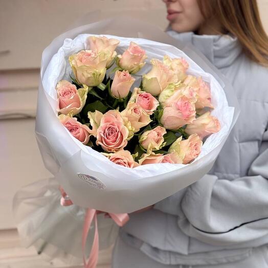 Монобукет из 19 нежных роз