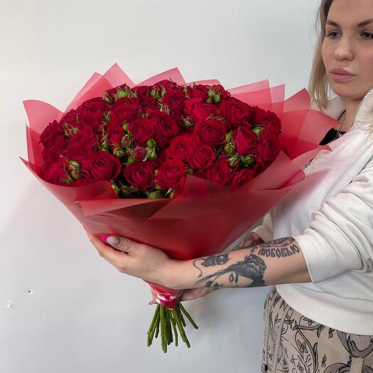 Красные кустовые розы 🌹