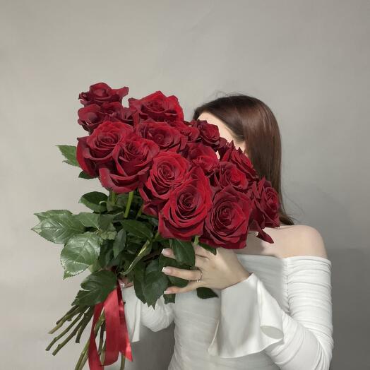 Букет из 15 красных роз