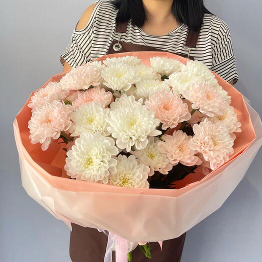 Кружевные хризантемы в стильном букете