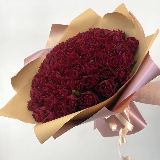Букет из 101 бордовых роз MADAM RED в подарочной упаковке