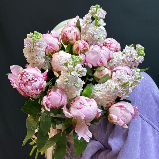 Peonies with matiolla 15 pieces